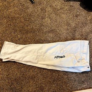 White Oakley cargo pants( fake Oakley )